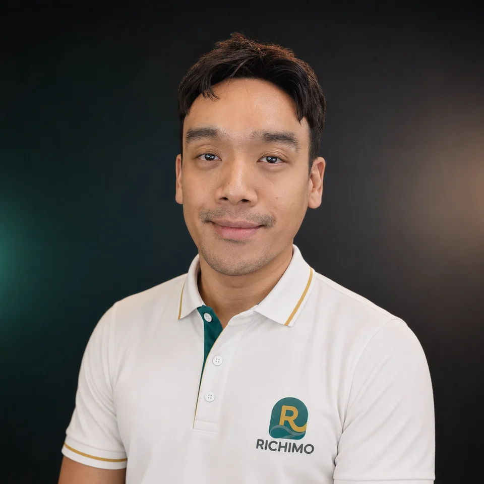 User-supplied portrait of Tassana wearing a Richimo shirt